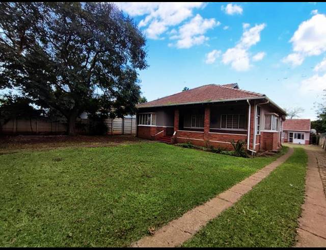 7 BEDROOM HOUSE FOR SALE IN SCOTTSVILLE